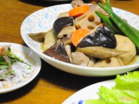 シイタケと土野菜の煮物
